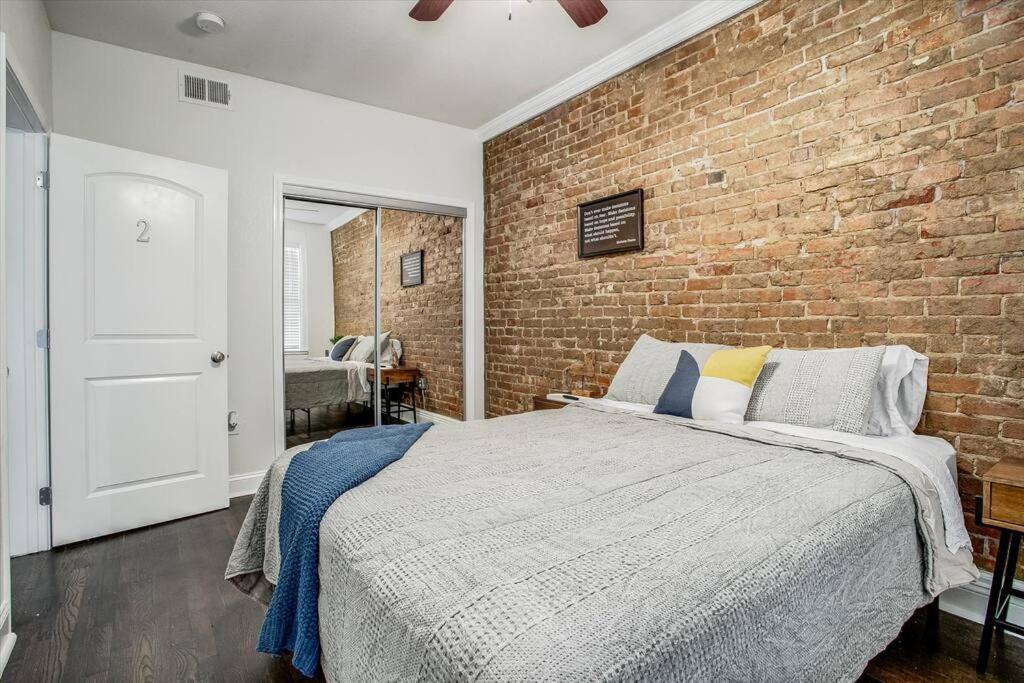 Oasis Midtown Kc- 2 Bedroom Apt Kansas City Eksteriør bilde